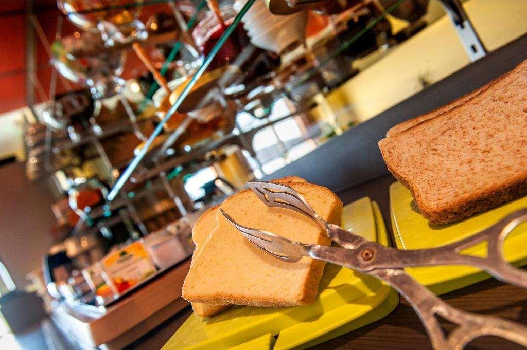 Brit Hotel Confort Villeneuve Sur Lot Bias  Restaurace fotografie