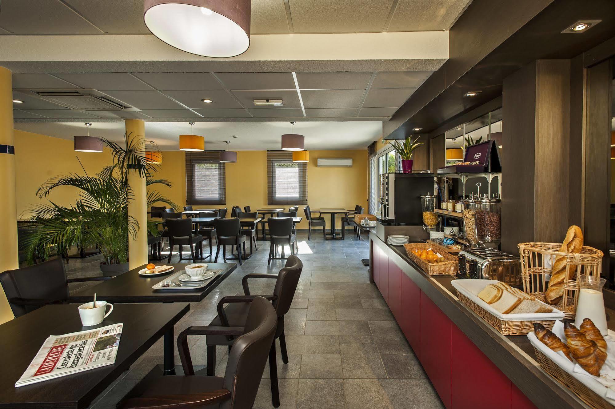 Brit Hotel Confort Villeneuve Sur Lot Bias  Exteriér fotografie